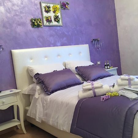 Crystal Rhome Rome Luaran gambar
