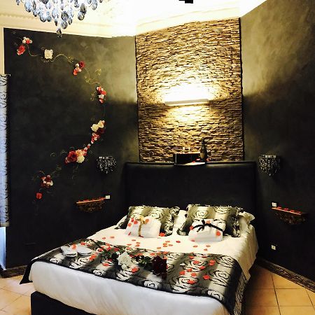 Crystal Rhome Rome Luaran gambar