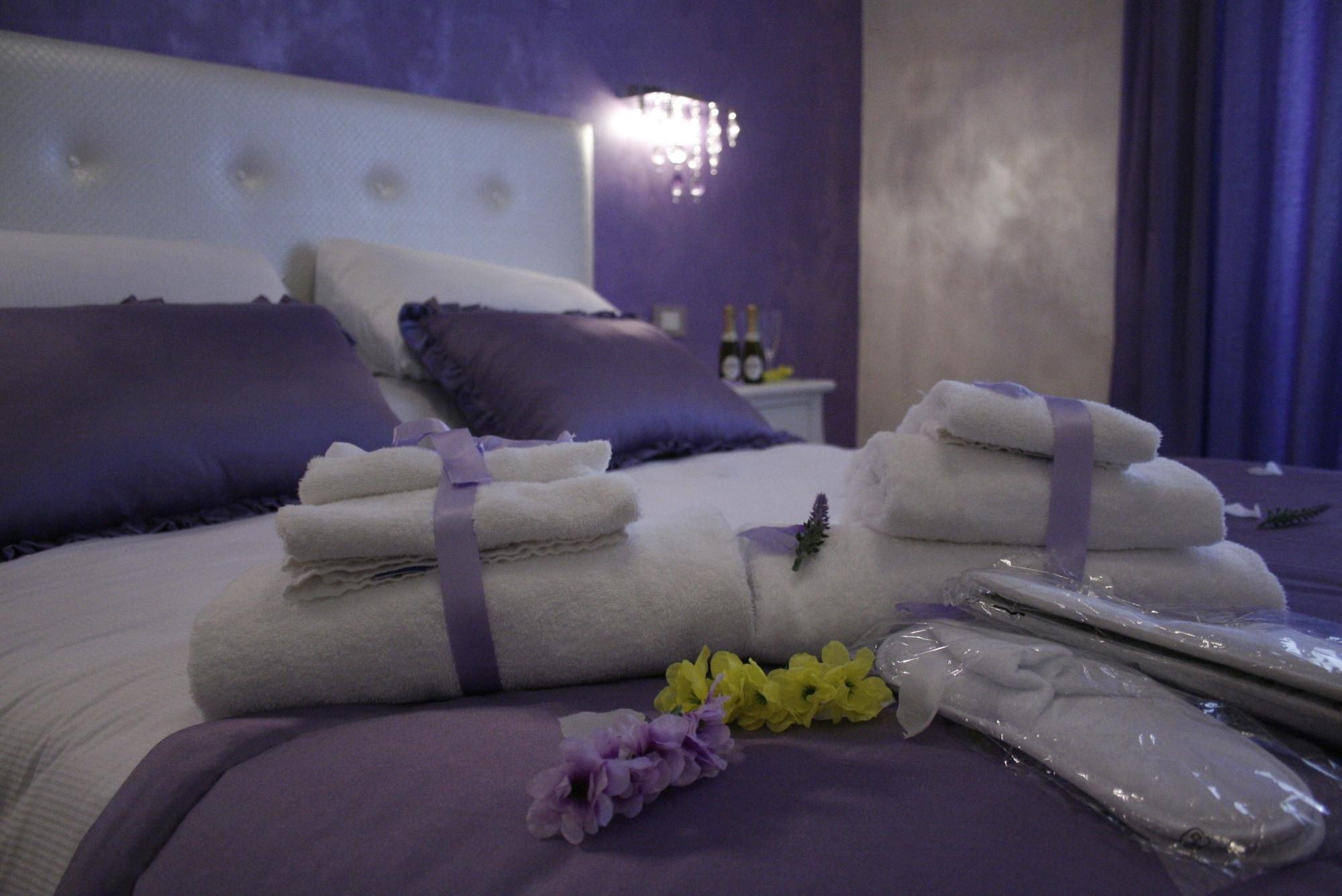 Crystal Rhome Rome Luaran gambar
