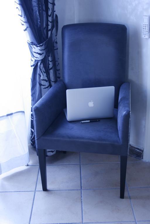 Crystal Rhome Rome Luaran gambar