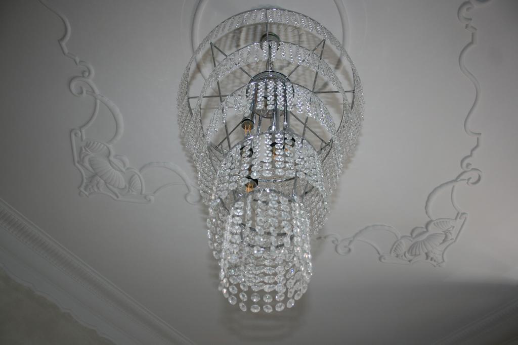 Crystal Rhome Rome Luaran gambar