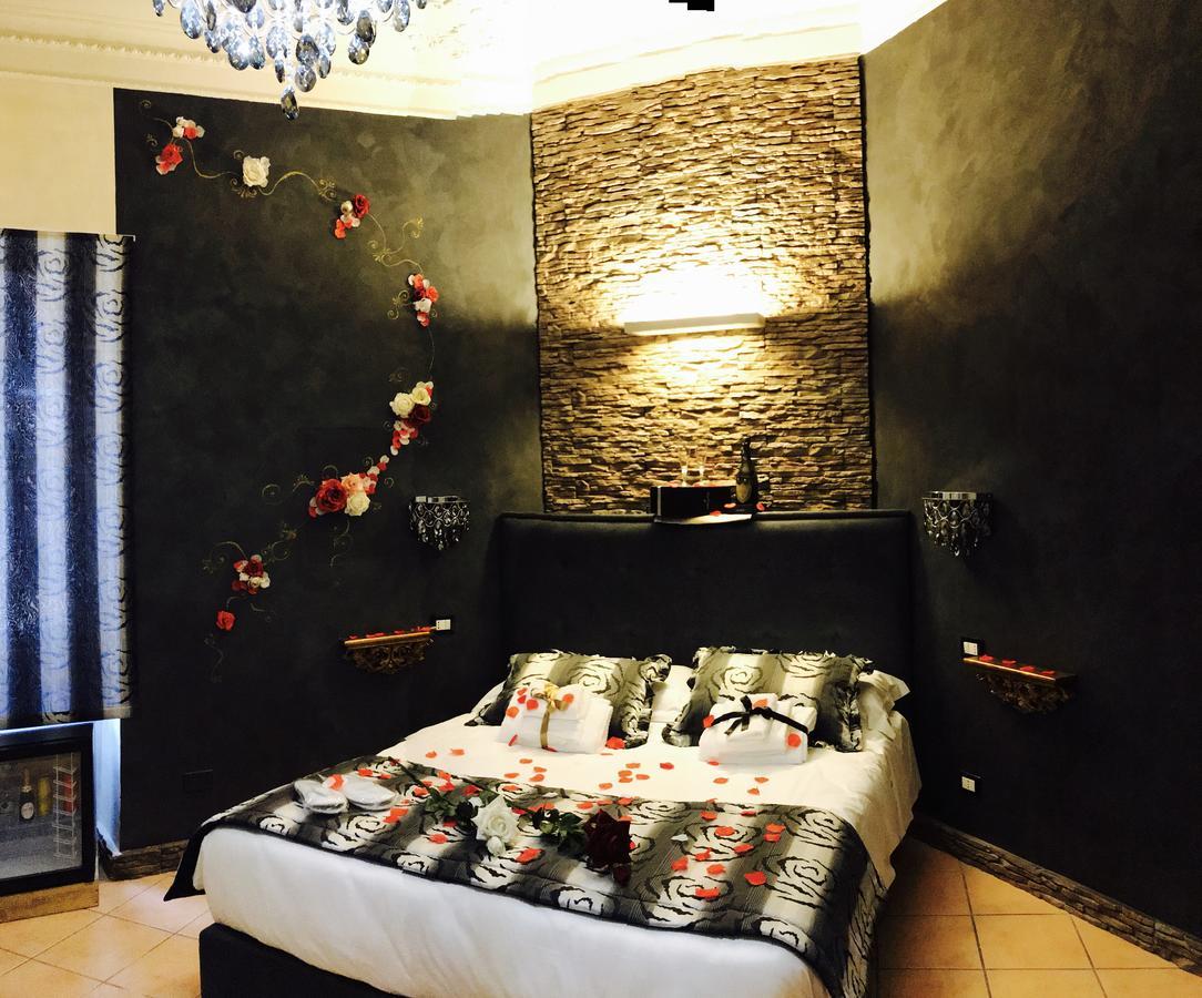 Crystal Rhome Rome Luaran gambar
