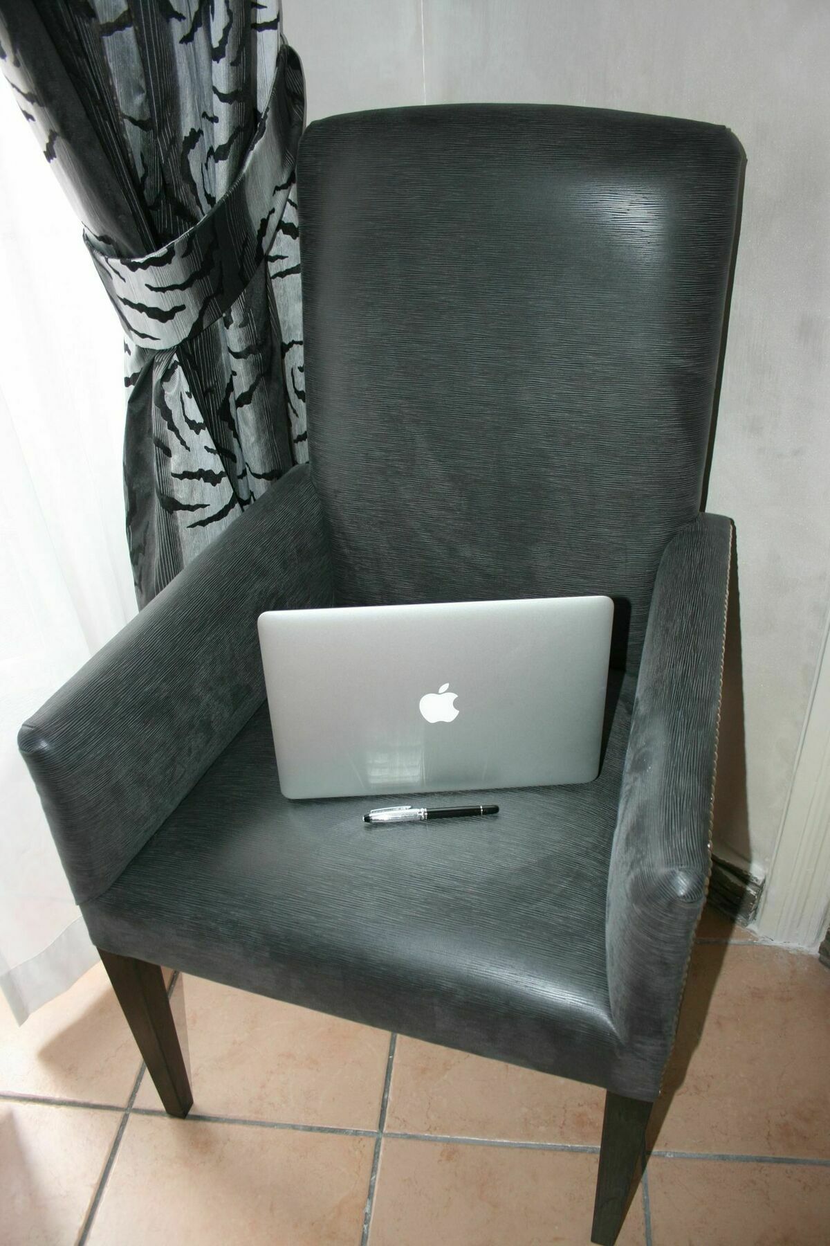 Crystal Rhome Rome Luaran gambar