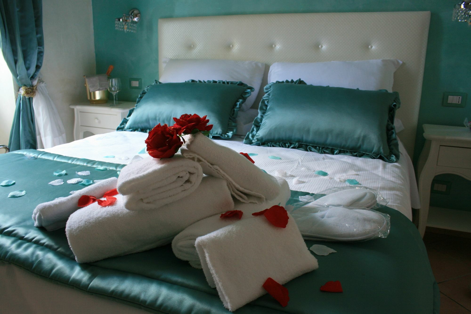 Crystal Rhome Rome Luaran gambar