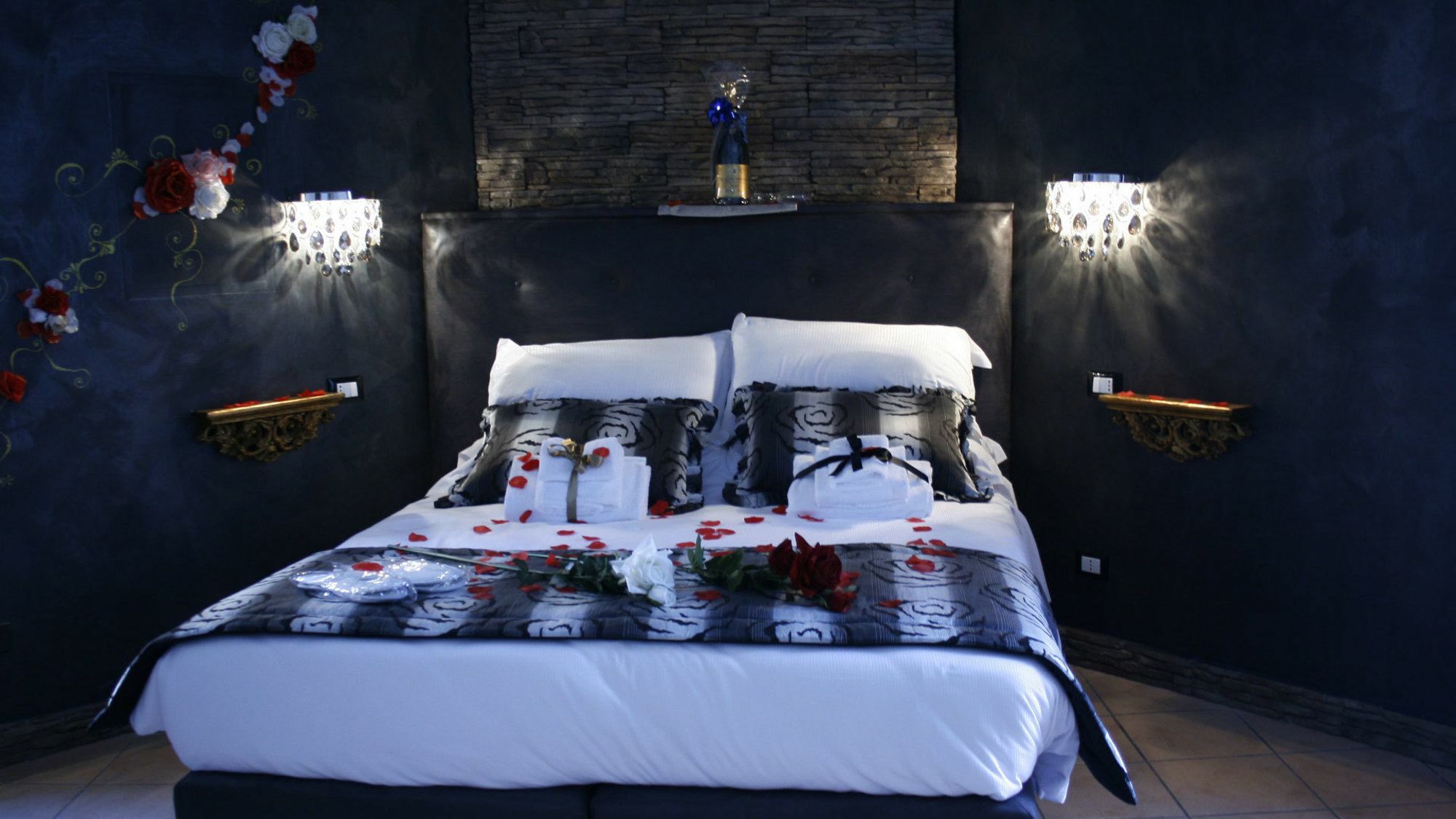 Crystal Rhome Rome Luaran gambar
